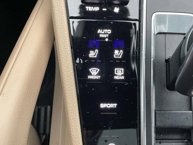 Used 2023 Porsche Cayenne Platinum Edition image 29