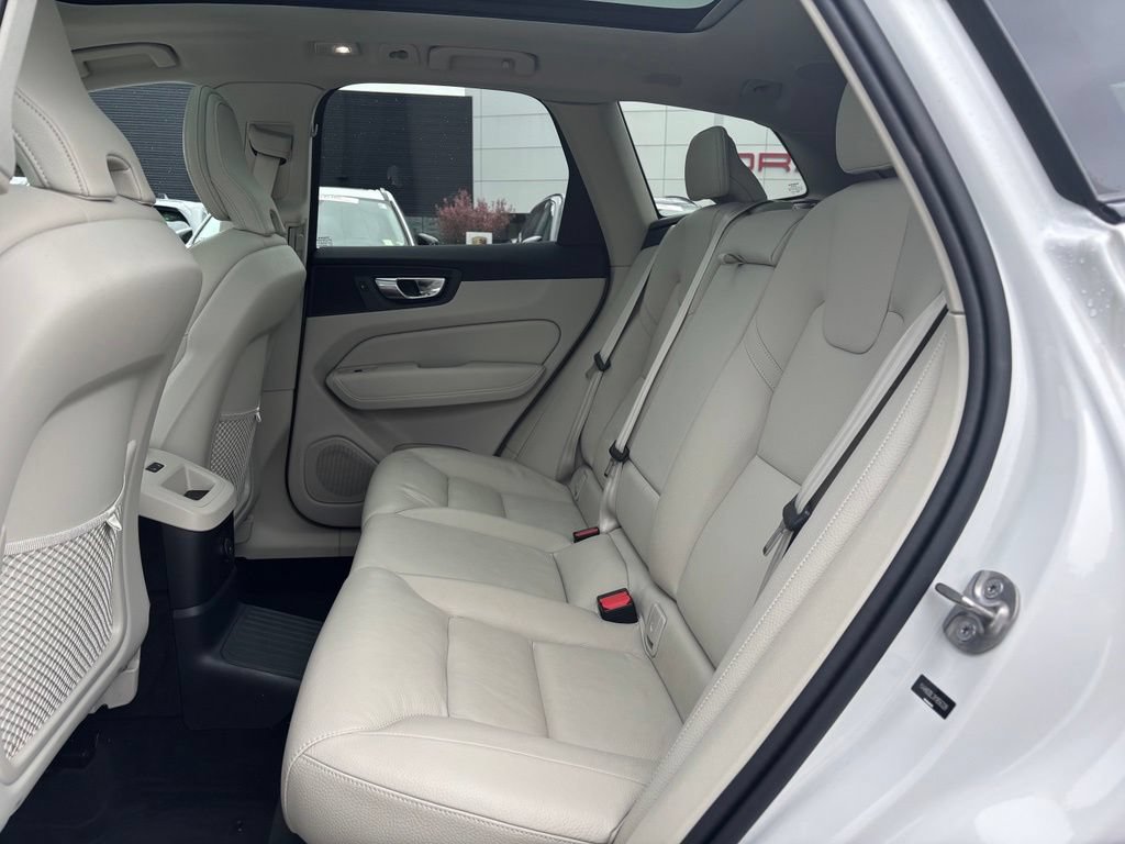 Used 2024 Volvo XC60 T8 Plus w/ Climate Package AWD/4WD image 21