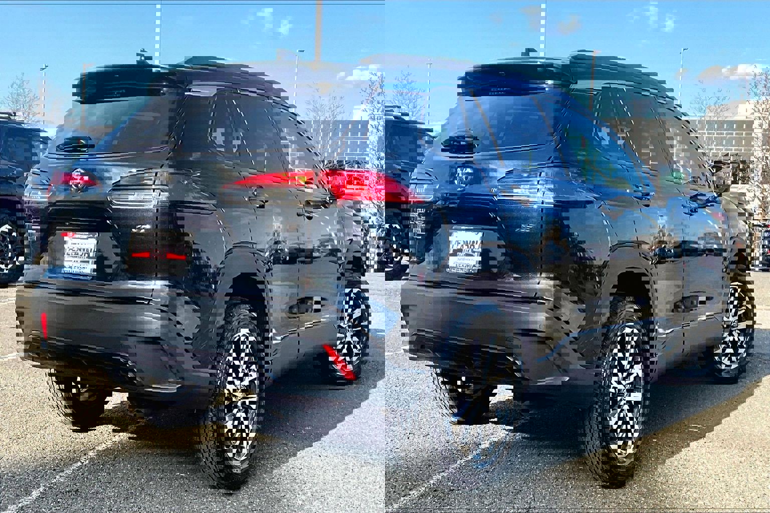 Used 2025 Toyota Corolla Cross XLE image 12