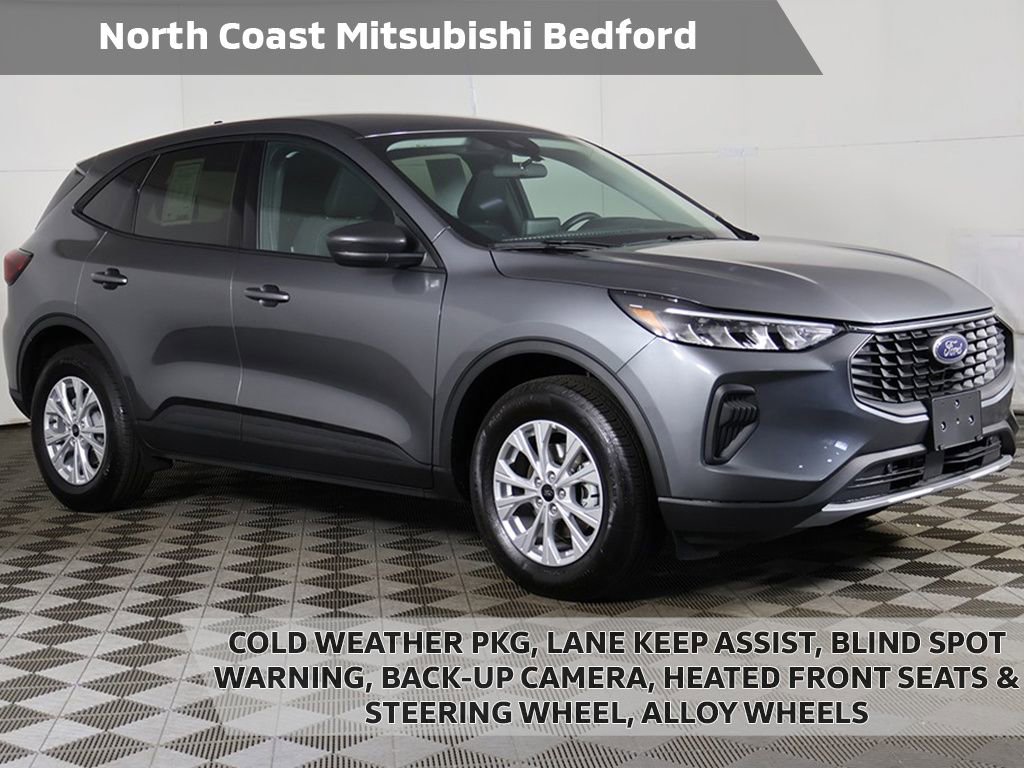 Used 2025 Ford Escape Active w/ Cold Weather Package AWD/4WD image 1