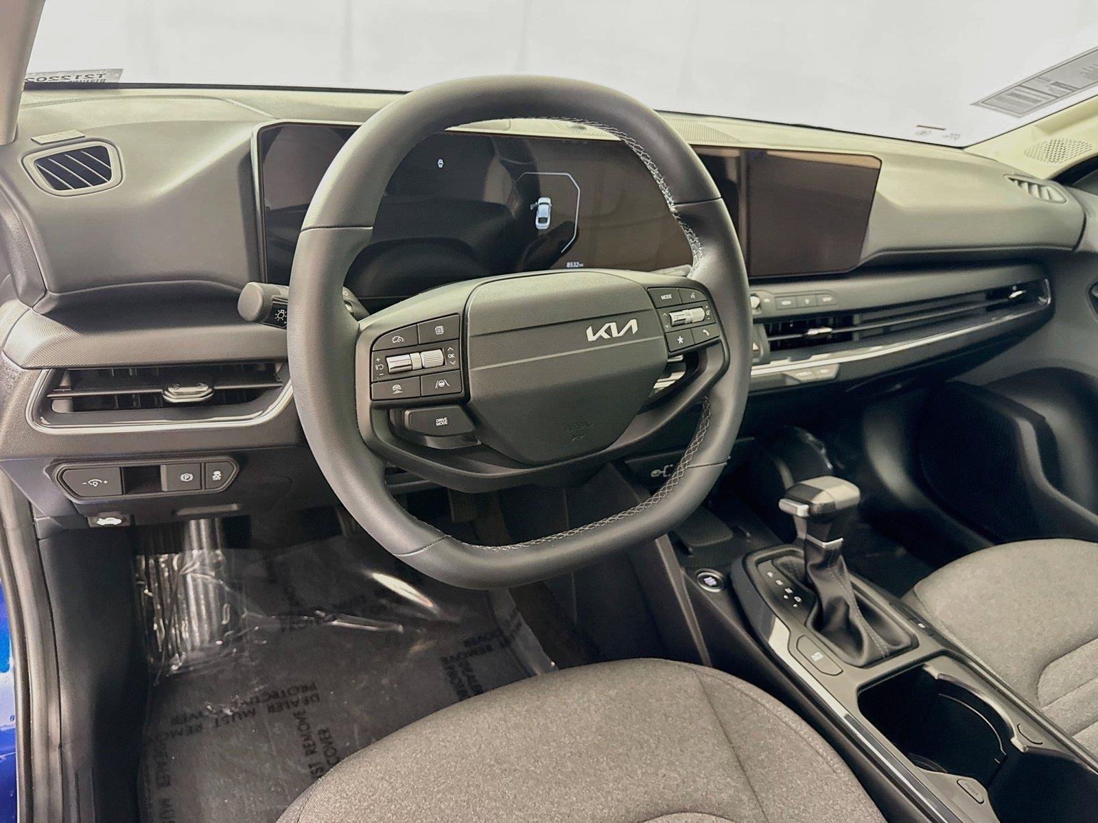 Used 2025 Kia K4 EX FWD image 4