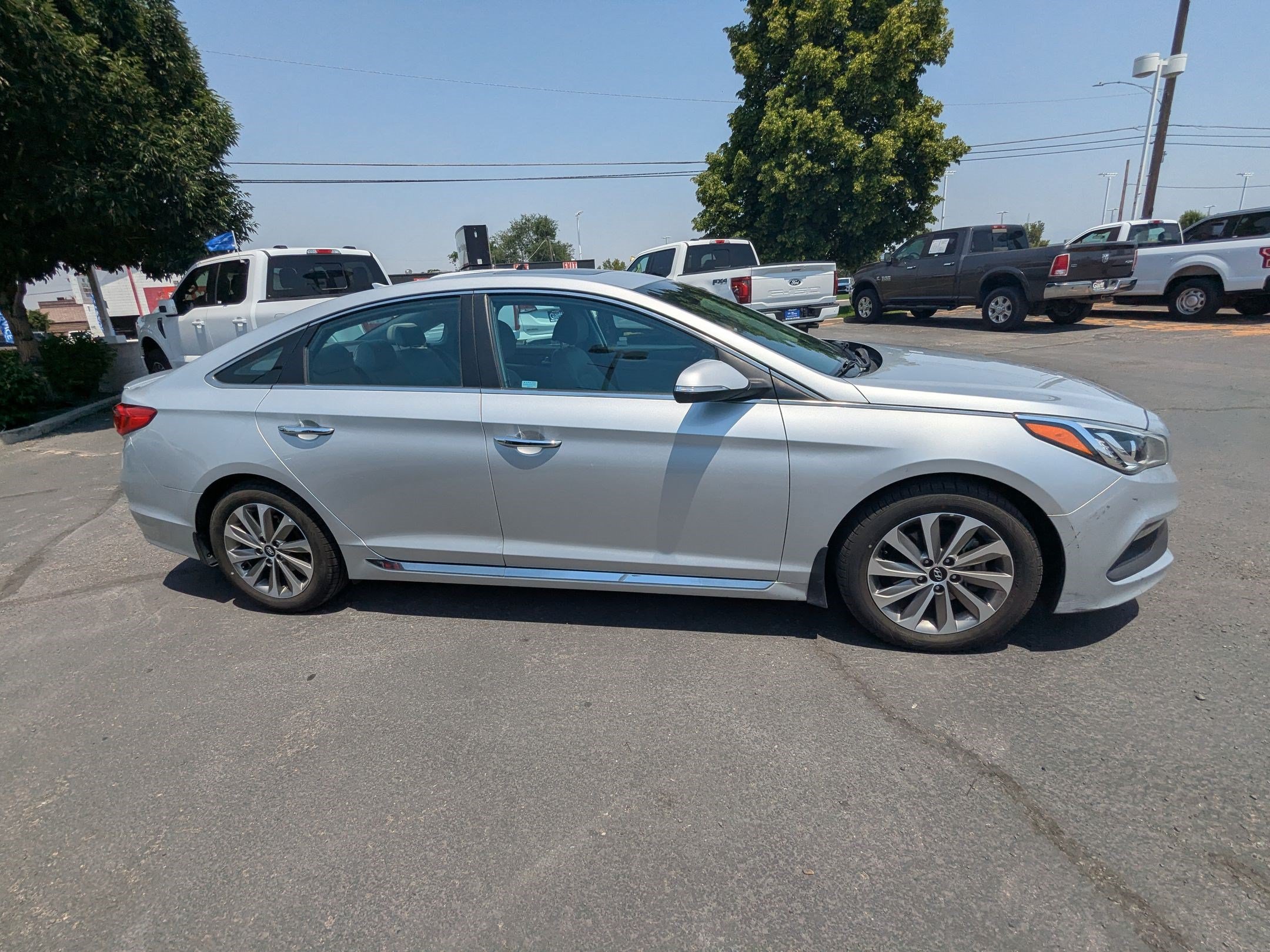 Used 2017 Hyundai Sonata Sport w/ Value Edition Package 02 FWD image 2