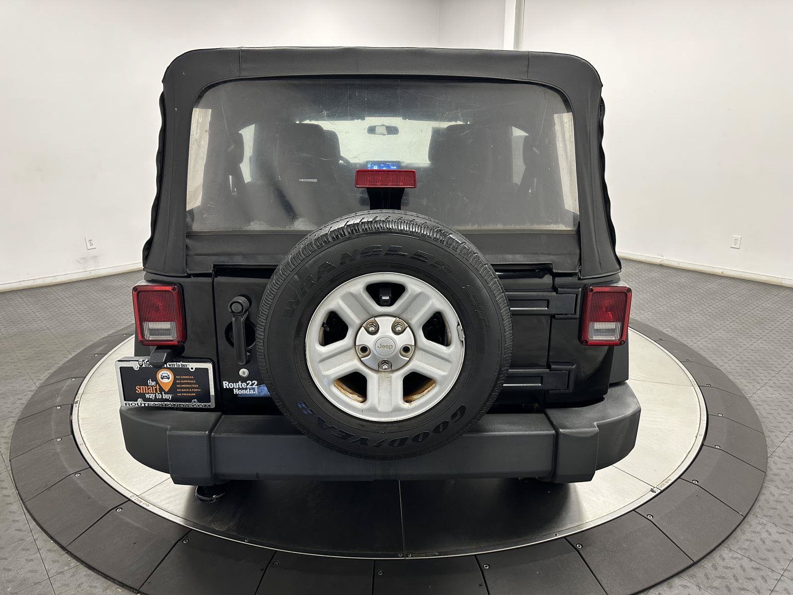Used 2014 Jeep Wrangler Unlimited Sport w/ Connectivity Group AWD/4WD image 11