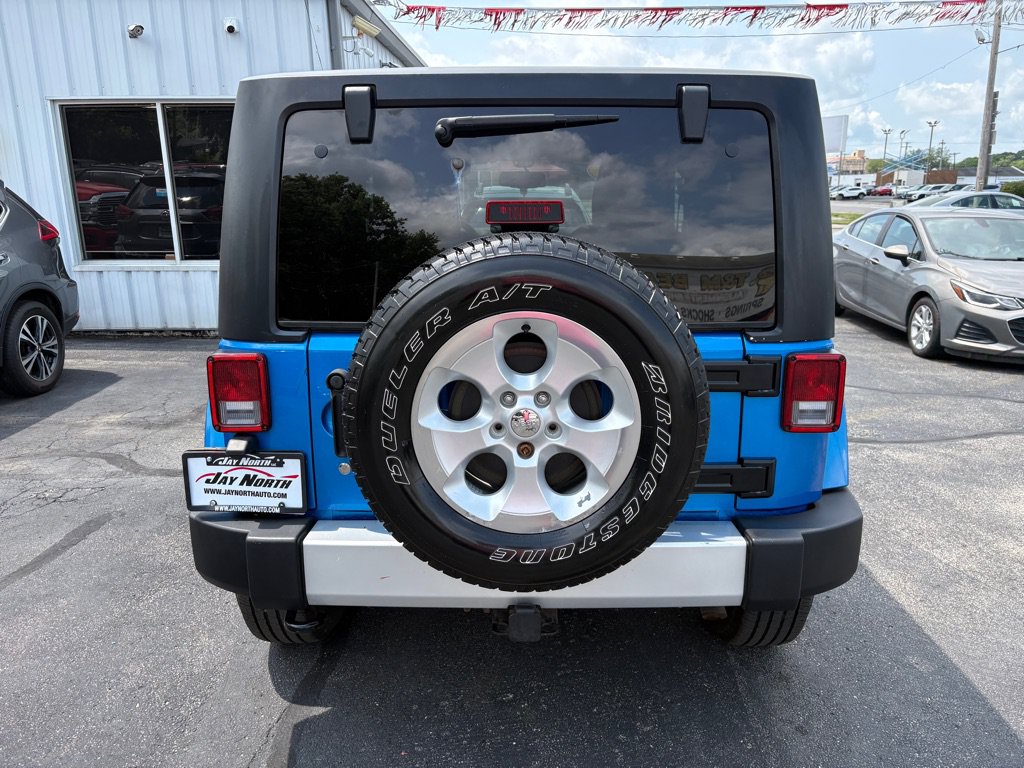 Used 2015 Jeep Wrangler Sahara w/ Connectivity Group AWD/4WD image 4