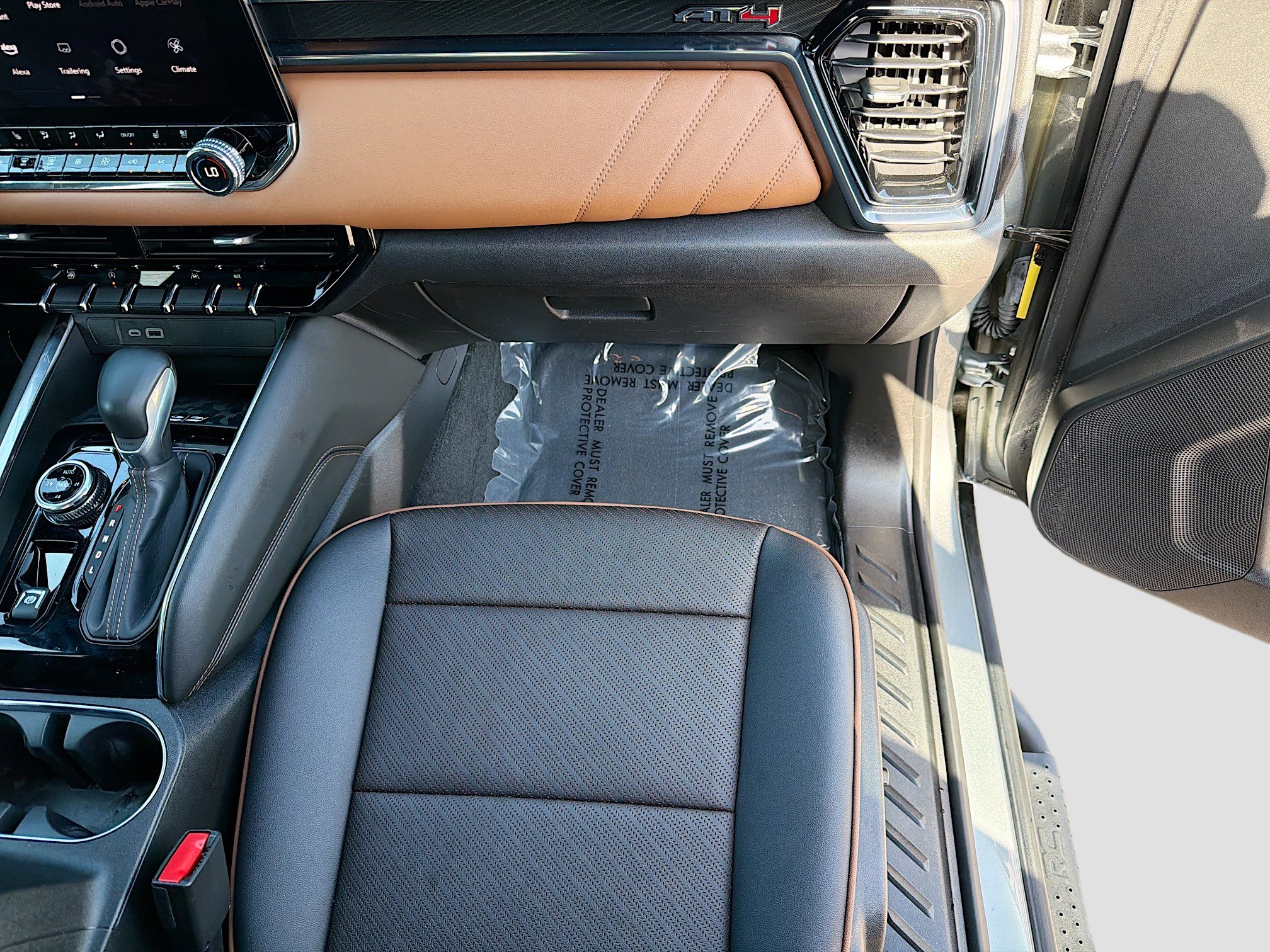 Used 2024 GMC Canyon AT4 w/ AT4 Premium Package image 17