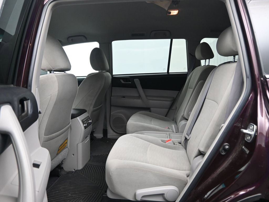 Used 2011 Toyota Highlander 4WD w/ Tech Pkg image 27