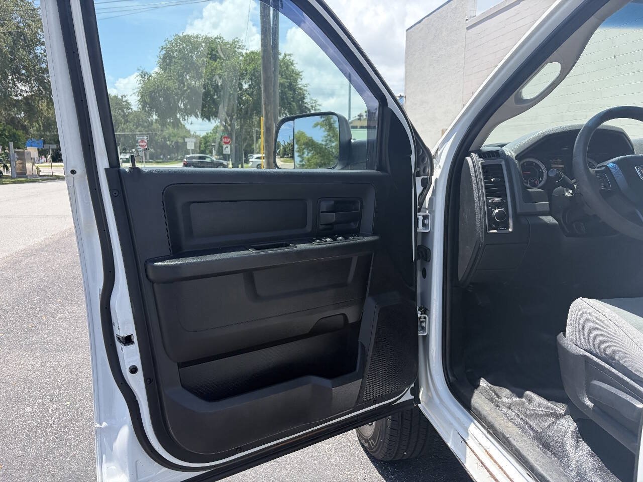 Used 2017 RAM 2500 Tradesman w/ Chrome Appearance Group AWD/4WD image 58