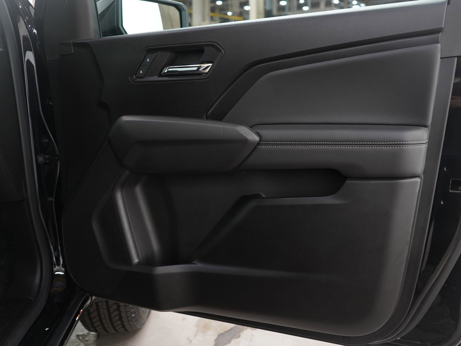 Used 2023 Chevrolet Colorado LT w/ LT Convenience Package II image 9