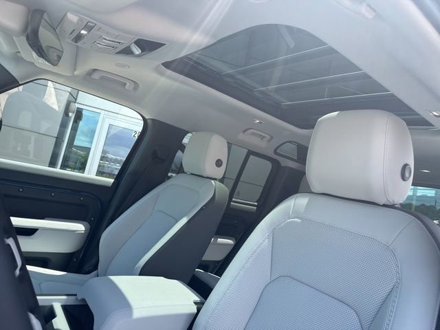 New 2025 Land Rover Defender 110 S image 48