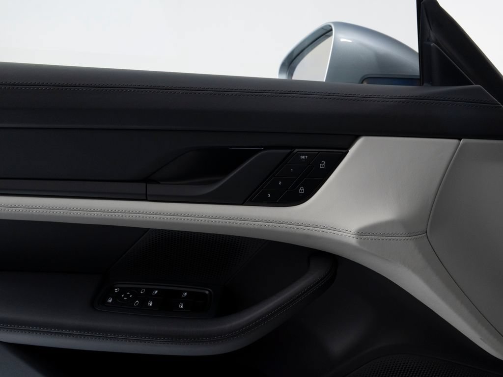 Certified 2022 Porsche Taycan 4S AWD/4WD image 20