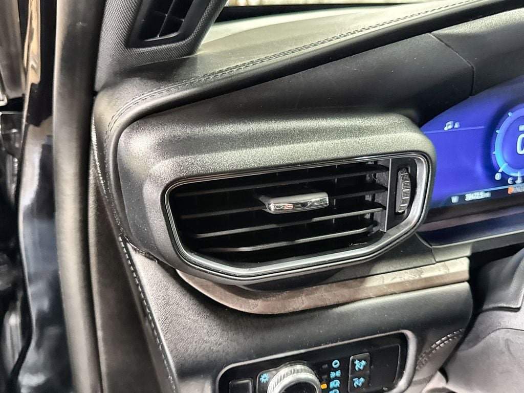 Used 2023 Ford Explorer Platinum w/ Technology Package AWD/4WD image 15
