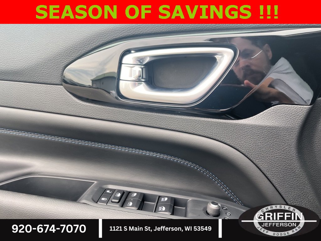 New 2025 Jeep Compass Latitude w/ Sun & Sound Group image 15