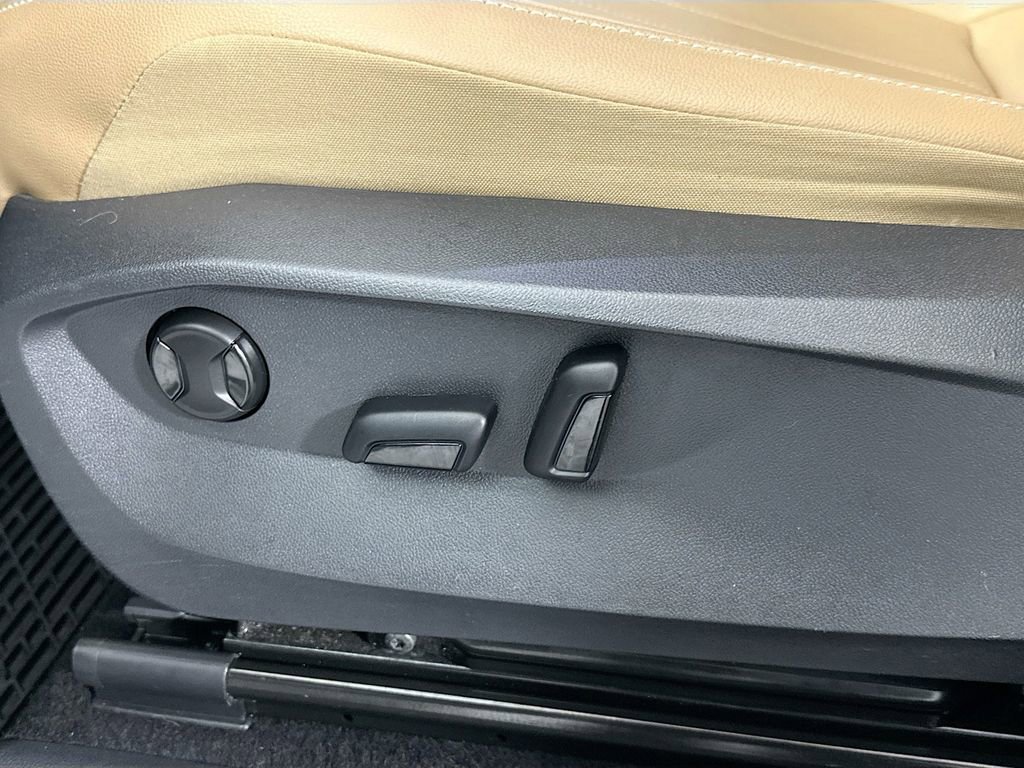 Used 2022 Volkswagen Tiguan SE image 21