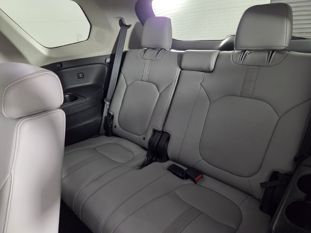 Used 2025 Honda Pilot Touring image 27