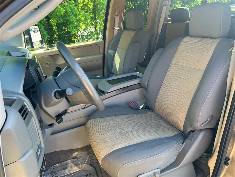 Used 2004 Nissan Titan SE AWD/4WD image 14