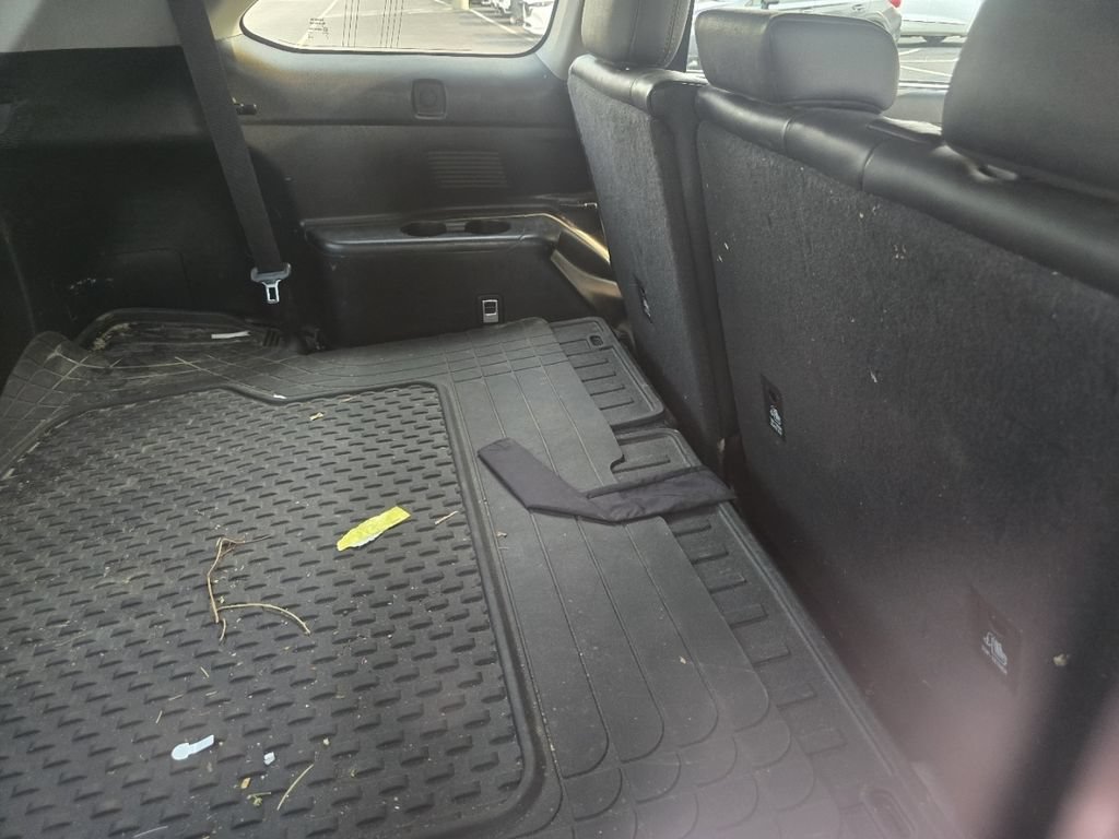 Used 2019 Toyota Highlander XLE FWD image 15
