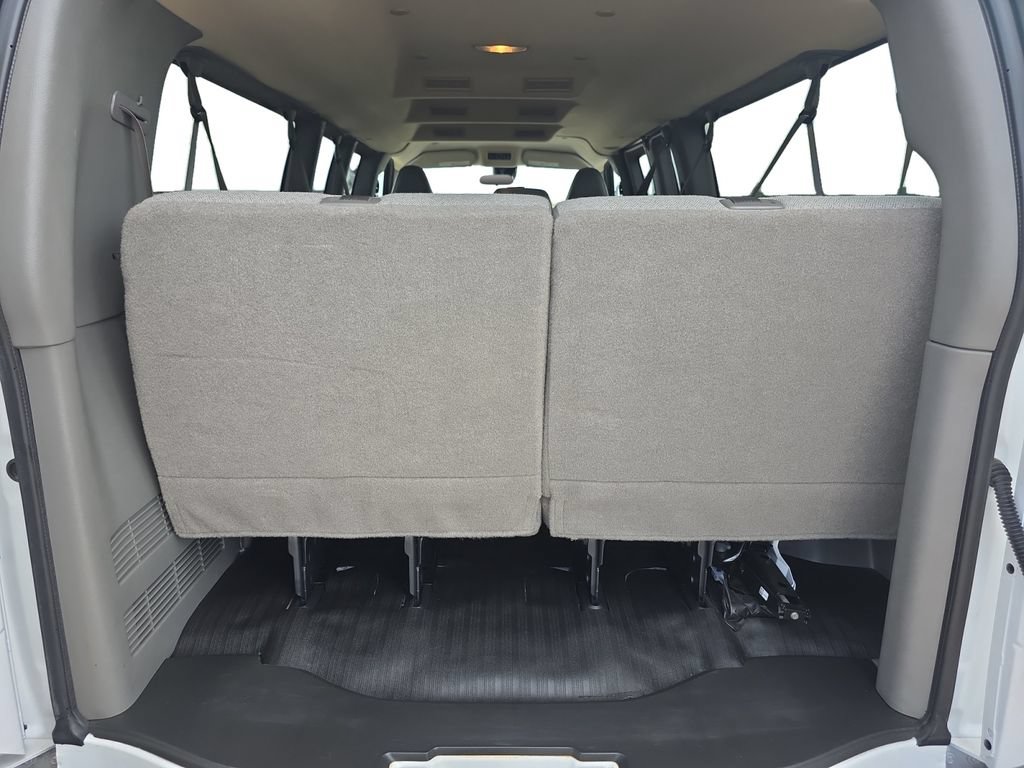 Used 2025 Chevrolet Express 3500 LS RWD image 19