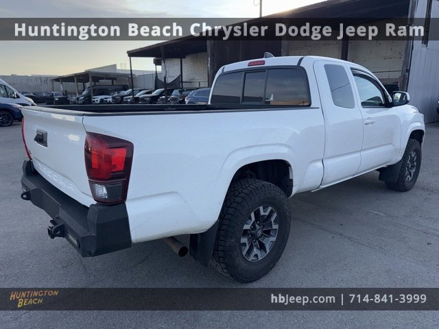 Used 2020 Toyota Tacoma SR image 5