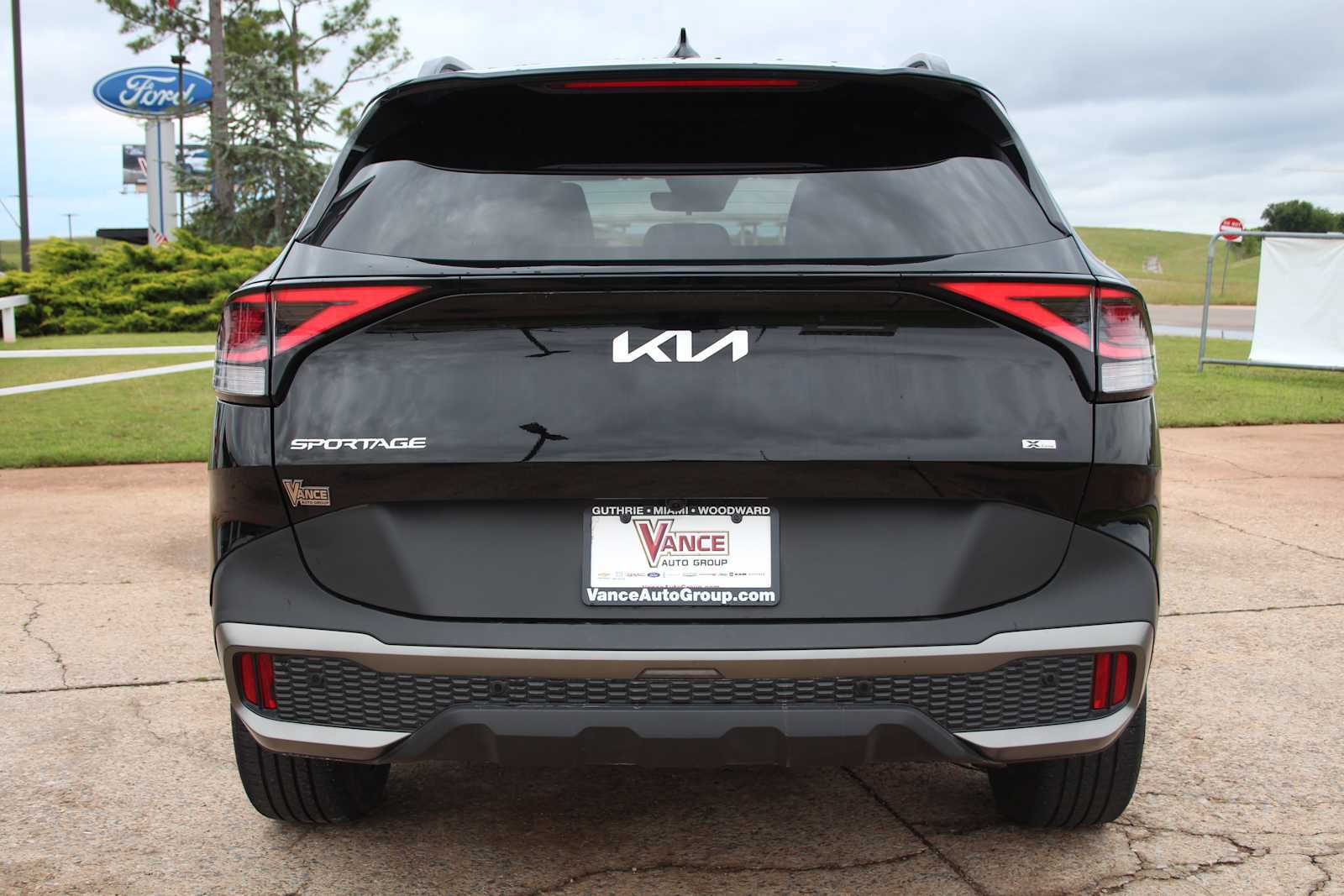 Used 2023 Kia Sportage X-Line w/ X-Line Premium Package AWD/4WD image 8