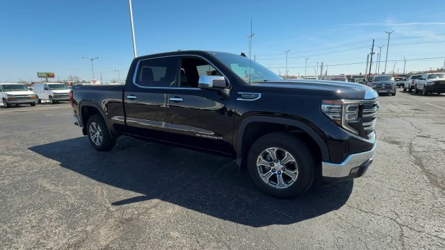 Used 2022 GMC Sierra 1500 SLT w/ Max Trailering Package AWD/4WD image 2