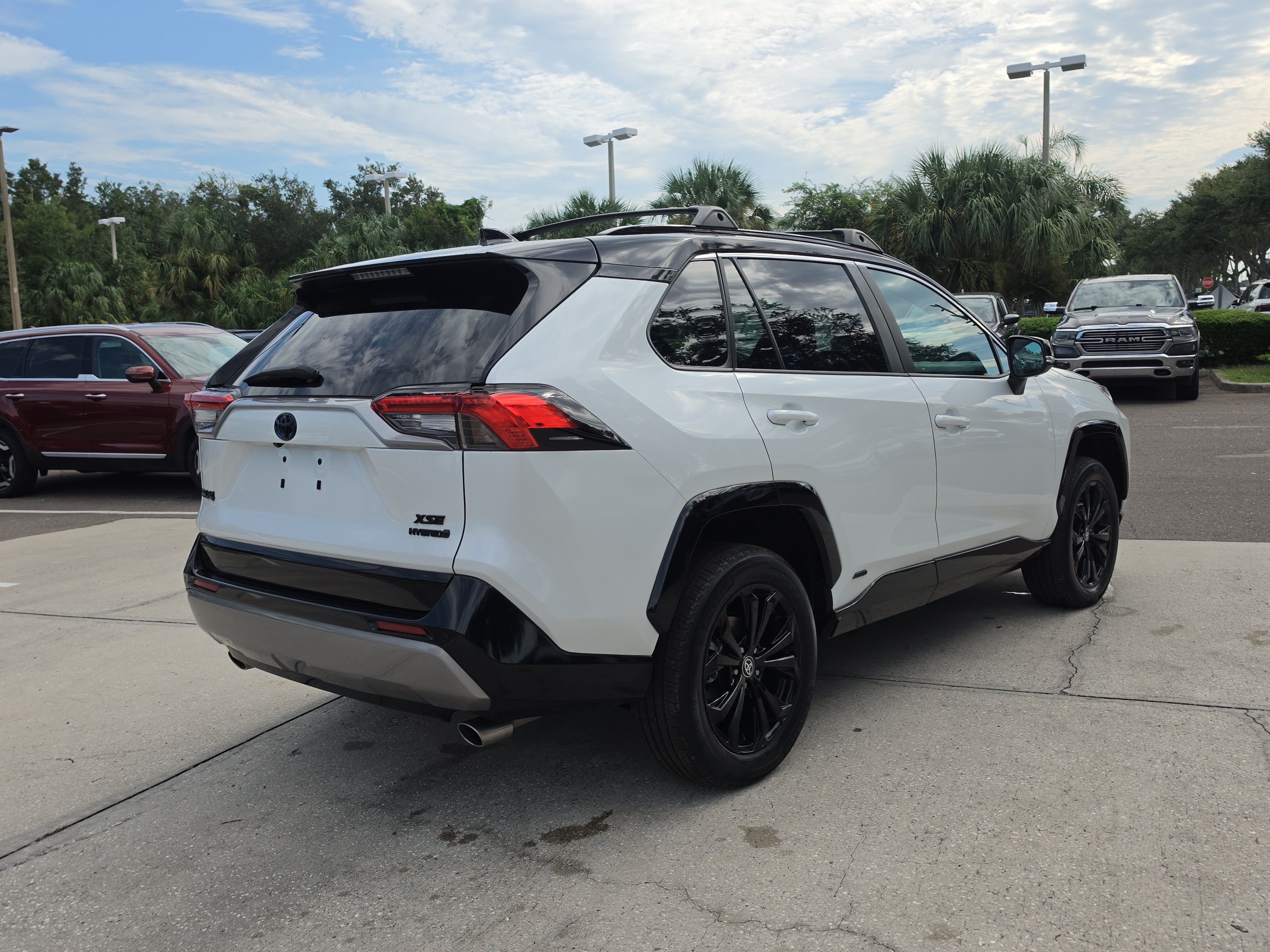 Used 2023 Toyota RAV4 XSE AWD/4WD image 8