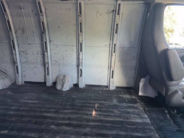 Used 2016 Chevrolet Express 2500 Extended RWD image 16