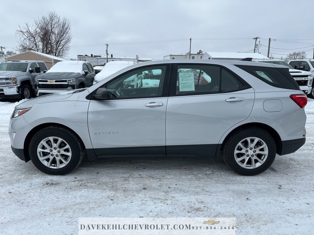 Used 2018 Chevrolet Equinox LS image 2