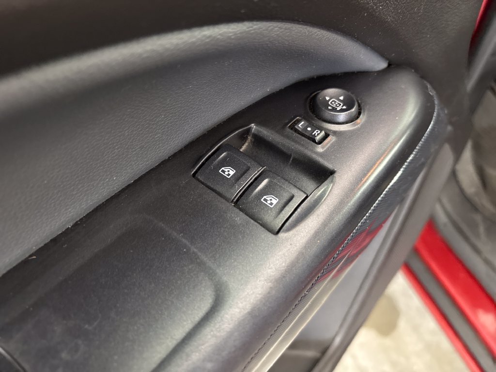 Used 2015 Chevrolet Colorado Z71 AWD/4WD image 14