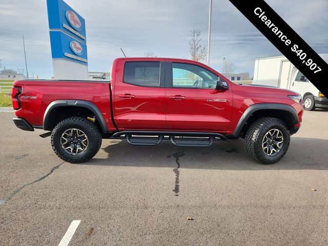 Used 2024 Chevrolet Colorado ZR2 w/ Technology Package image 9