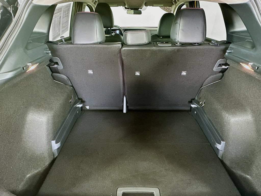 Certified 2025 Nissan Kicks SR FWD image 32