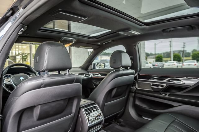 Used 2019 BMW 740i w/ M Sport Package RWD image 44