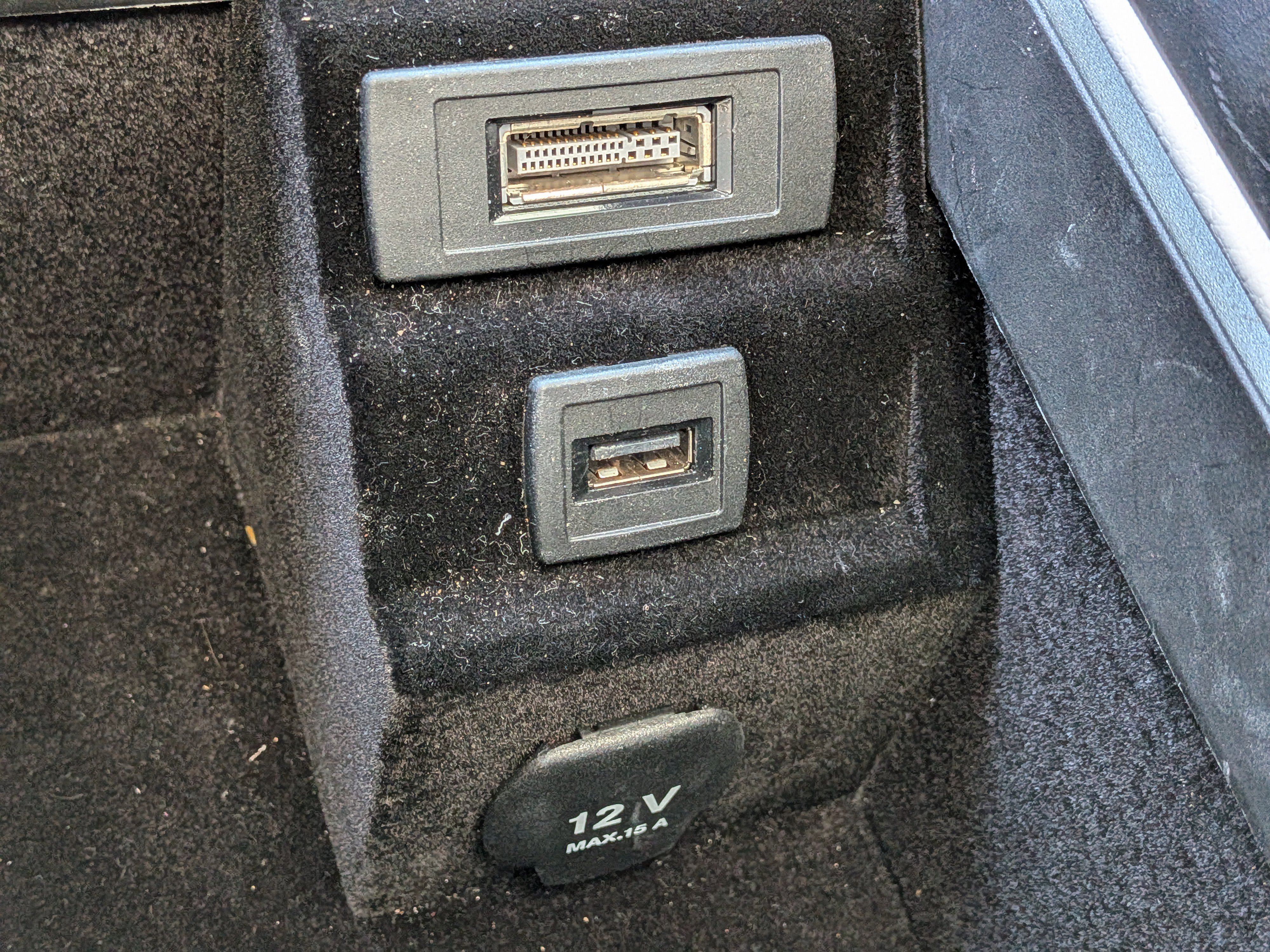 Used 2015 Mercedes-Benz SL 400 w/ Premium I Package image 31