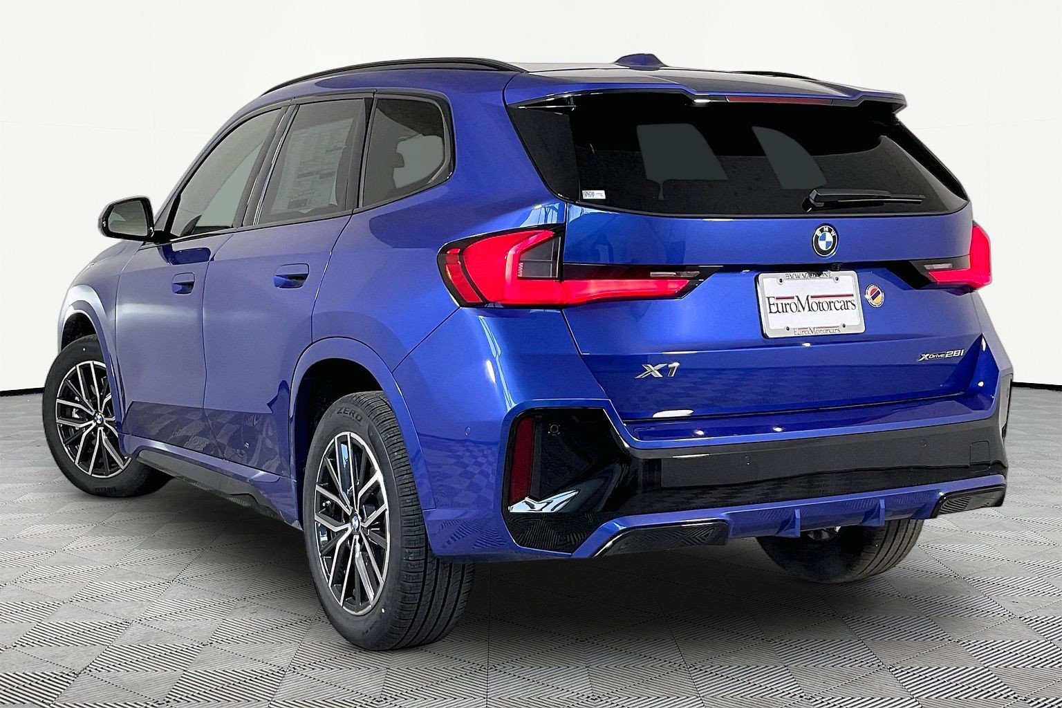New 2026 BMW X1 xDrive28i w/ M Sport Package AWD/4WD image 4