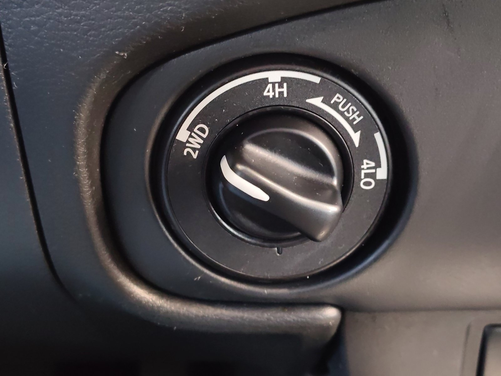 Used 2022 Nissan Frontier SV AWD/4WD image 32