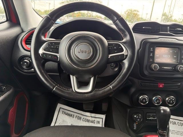 Used 2015 Jeep Renegade Trailhawk AWD/4WD image 23