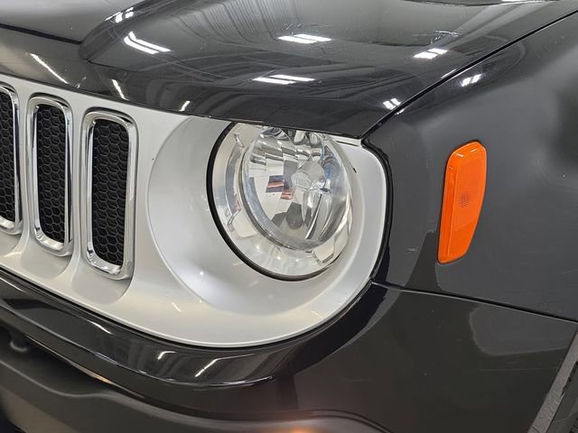 Used 2016 Jeep Renegade Limited image 28