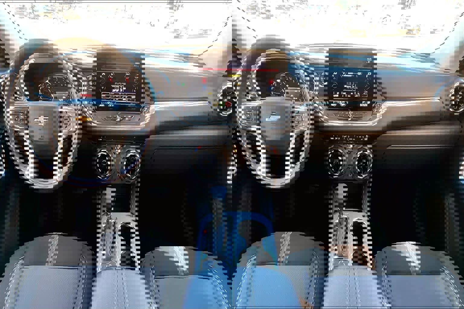 Used 2023 Chevrolet Blazer LT image 12