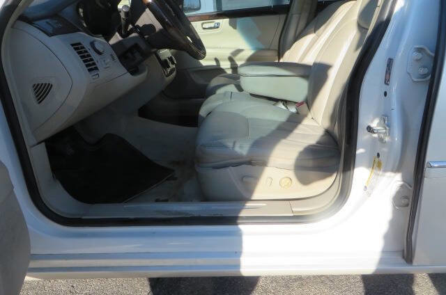 Used 2010 Cadillac DTS Luxury image 12