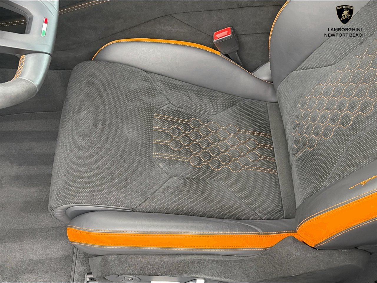 Used 2024 Lamborghini Urus Performante AWD/4WD image 50