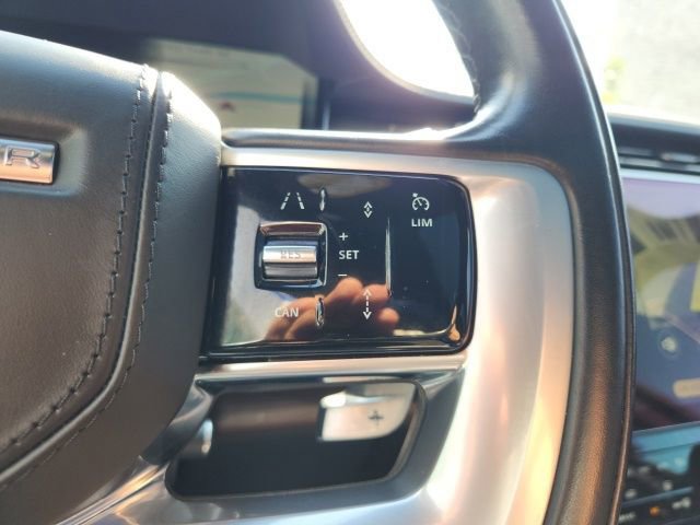 Used 2023 Land Rover Range Rover Long Wheelbase SE image 35