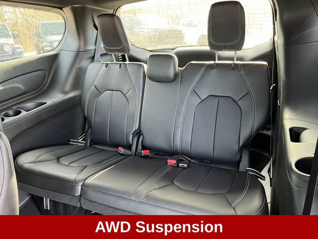 New 2026 Chrysler Pacifica Select AWD/4WD image 9