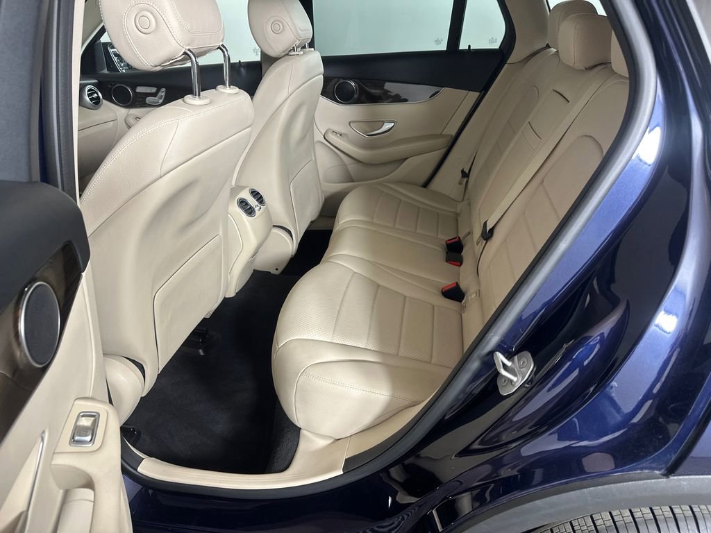 Used 2021 Mercedes-Benz GLC 300 image 23