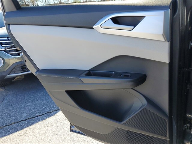 New 2026 Volkswagen Taos SE image 13