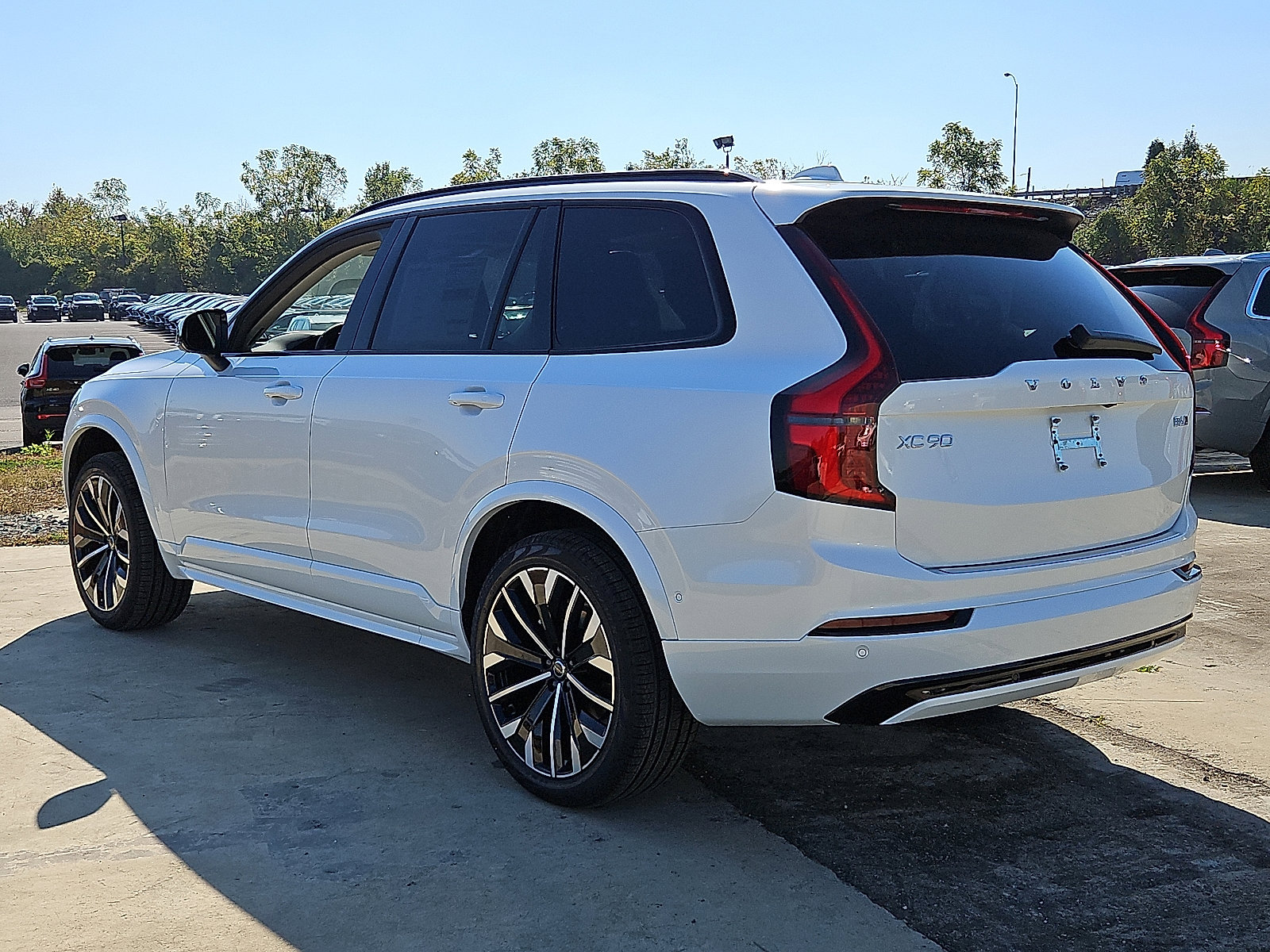 New 2026 Volvo XC90 B6 Ultra image 4