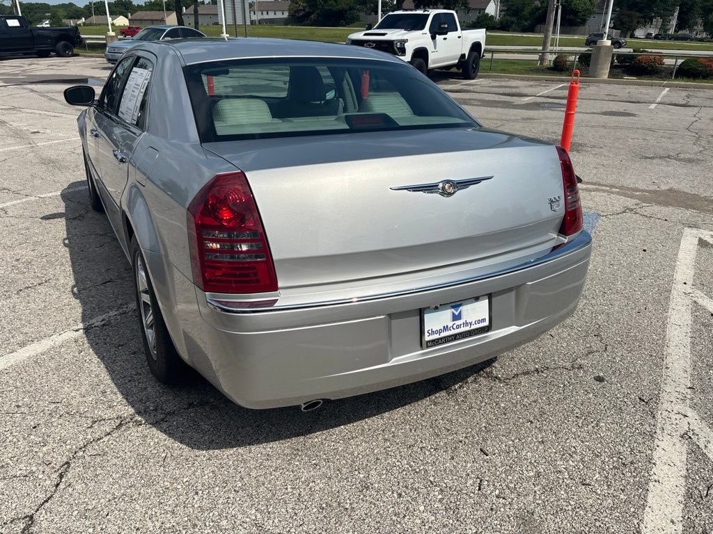 Used 2005 Chrysler 300 C w/ Sound Group II RWD image 19