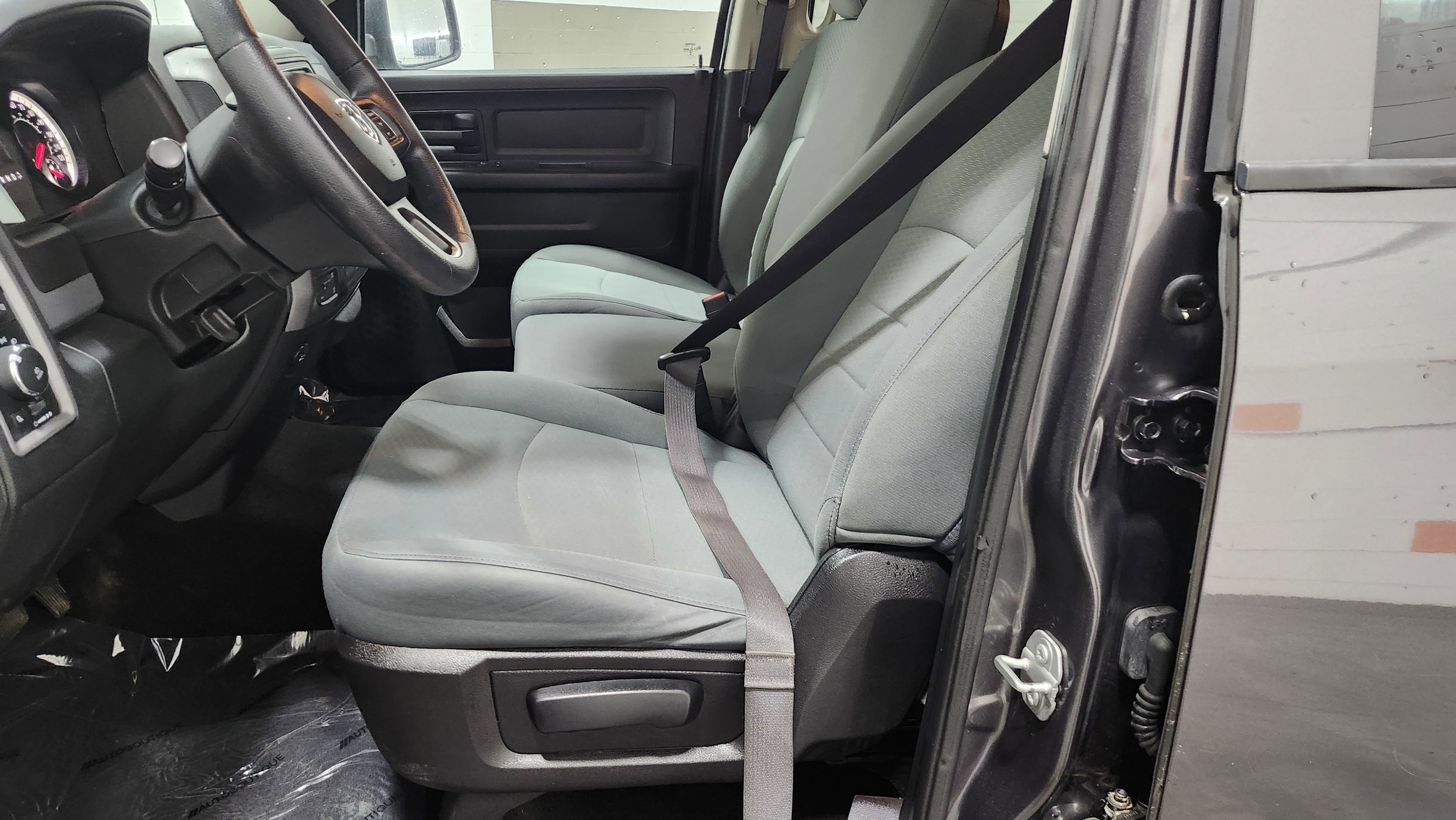 Used 2017 RAM 1500 Express w/ Express Value Package image 19