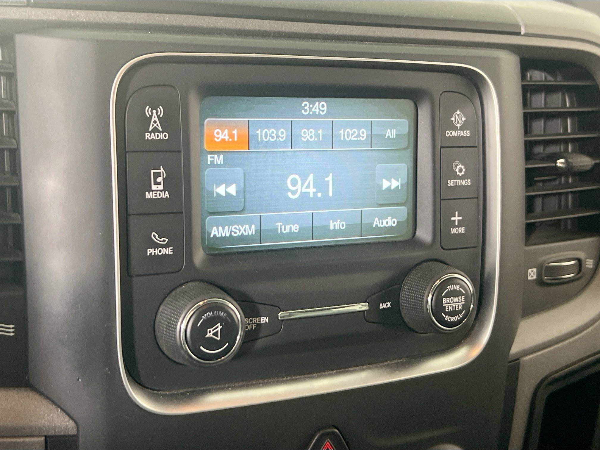 Used 2018 RAM 1500 Express image 14