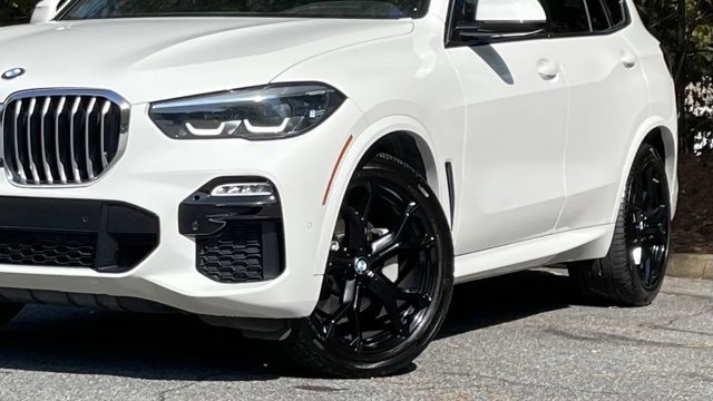 Used 2021 BMW X5 xDrive40i w/ M Sport Package image 2