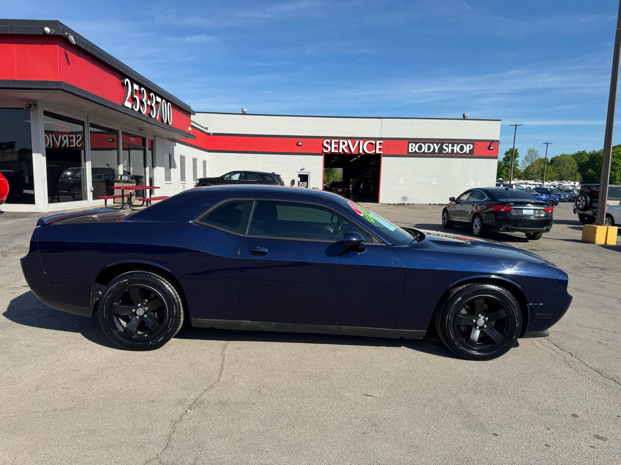 Used 2013 Dodge Challenger SXT RWD image 2