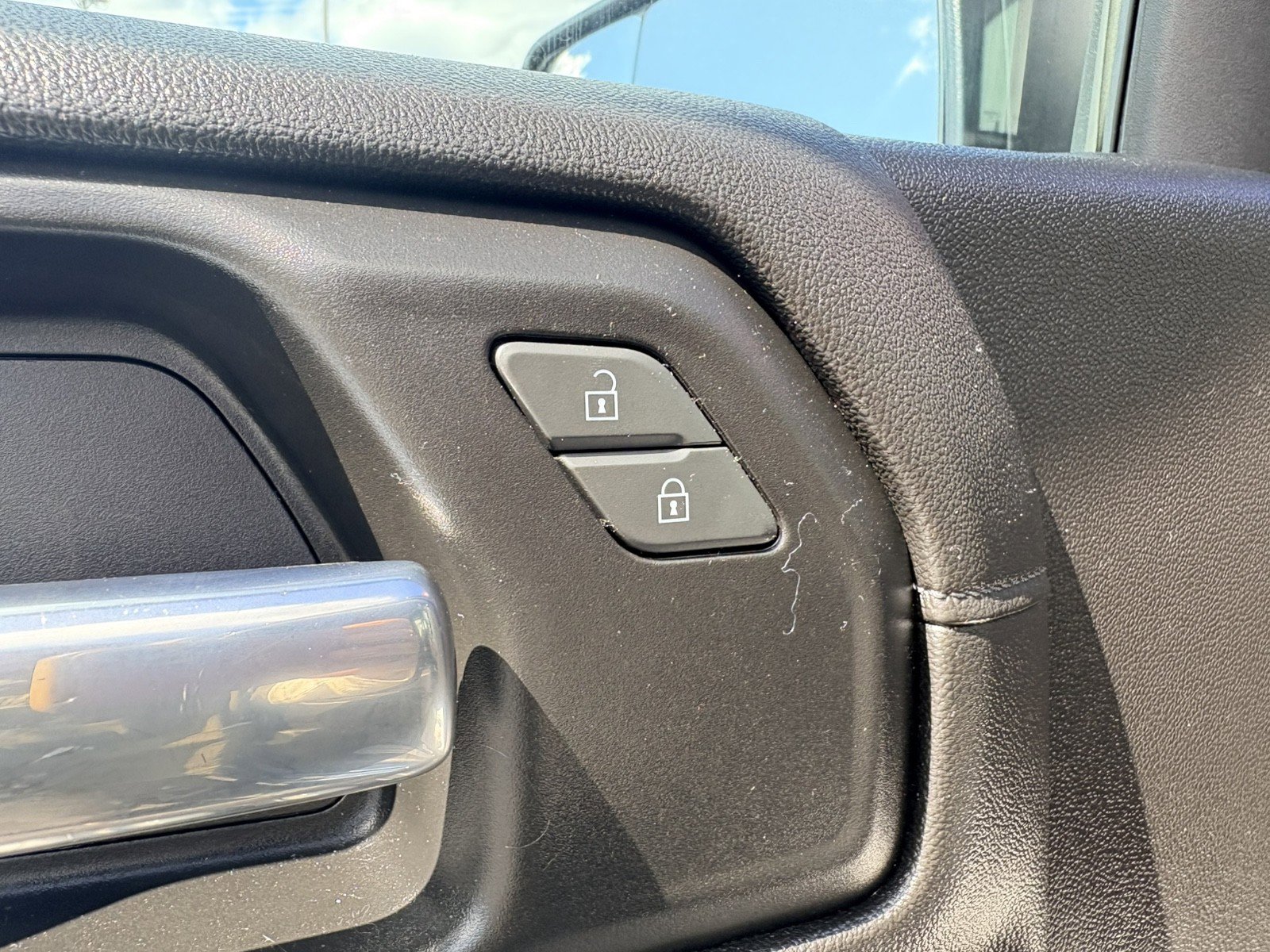 Used 2020 Chevrolet Silverado 1500 RST AWD/4WD image 16